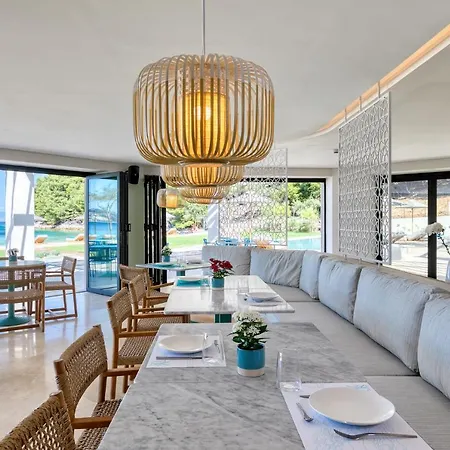 Vathi Cove Luxury & 5*